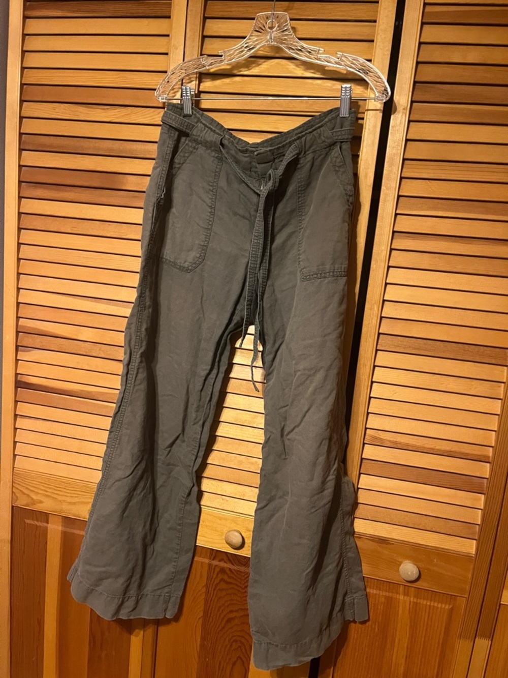 Women’s olive green wide leg pants
